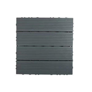 DIY WPC 300*300mm Azulejos <span class=keywords><strong>de</strong></span> jardín Diseño contemporáneo Peel Stick Decking Azulejos <span class=keywords><strong>de</strong></span> madera Hecho en China Azulejos <span class=keywords><strong>de</strong></span> plástico para exteriores - Product Image 5