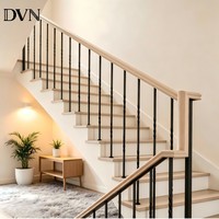 Balustre en fer forgé DVN Design Minimal Art Double Twist Hollow Square Metal Plain Straight Lines pour la décoration d'escaliers