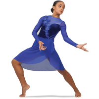 Robe de danse lyrique personnalisée à manches longues avec empiècements en velours, décoration florale, traîne en maille, tenue de performance élégante vert foncé
