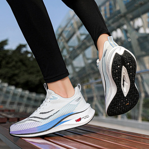 Chaussures de course sportives pour hommes en maille respirante, semelle carbone, antidérapantes, confortables, légères, à lacets, style fitness et marche - Product Image 6