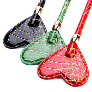 Мягкий кожаный флоггер- Whip в форме сердца для фетиша, секс-игрушка из ПУ для мужа и жены - Product Image 2