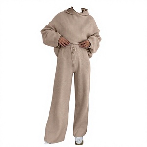 Ensemble deux pièces décontracté pour femme en toile unie hydrophobe et aérée, à drapage cinétique, récupération de forme résiliente et structure ergonomique - Product Image 2