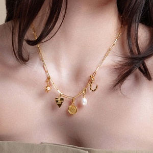 Nouveau Collier Pendentif Étanche en Acier Inoxydable Plaqué Or 18 Carats, Charms Fer à Cheval, Pièce, Cœur, Cristal, Perle d'Eau Douce et Agate Verte - Product Image 3