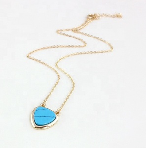 Nouveaux produits 2026 : Collier tendance en forme de cœur avec poudre de turquoise, cristal blanc et pierre goutte d'eau - Product Image 1