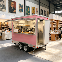 Remorque de restauration mobile avec fenêtre de service, plaque chauffante électrique et comptoir pour mini-burgers au Seattle Art Center
