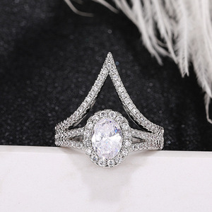 Anello Scintillante a Forma di V per Donne, Elegante Gioiello da Dito per Proposta di Matrimonio, Regalo di Moda - Product Image 3