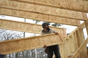 Diseño moderno LVL Flange i Joist <span class=keywords><strong>OSB</strong></span> Board Material <span class=keywords><strong>de</strong></span> madera acabado directo <span class=keywords><strong>de</strong></span> fábrica para productos <span class=keywords><strong>de</strong></span> construcción <span class=keywords><strong>de</strong></span> casas - Product Image 5