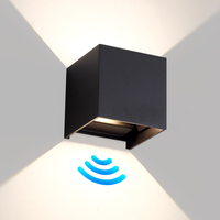 Applique murale LED en forme de cube à détection de mouvement moderne et minimaliste Corps en aluminium étanche IP65