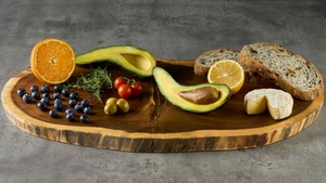 Ha Le Eco-Friendly Natural and Organic Raw Bark Edge Serving Platter Rustic Tree Bark Wood Cutting Board Wooden Chopping Board - Product Image 6
