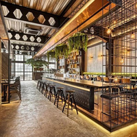 Solution tout-en-un pour bar commercial incluant des armoires de bar, des équipements de comptoir, des décorations, des tables et des chaises.