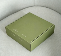 Boîte d'expédition personnalisée vert sauge pour vêtements, boîte en carton ondulé avec logo personnalisé, emballage cadeau écologique pour vêtements