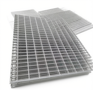 Grille de barre carrée de fer de <span class=keywords><strong>dalle</strong></span> de passerelle de plancher en acier galvanisé plongé à chaud de taille personnalisée pour l'application de parc - Product Image 1