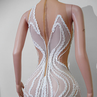 Couture Weißes Perlenbesetztes Kleid, Sexy Transparentes Mesh-Festkleid, Handgefertigte Diva-Bühnenkleidung für Roter-Teppich-Gala