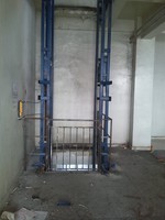 Plateforme élévatrice hydraulique robuste sur rail de guidage personnalisée, table 1500x2000mm, hauteur de levage 1100mm, capacité 1500kg, Nouveau Shandong