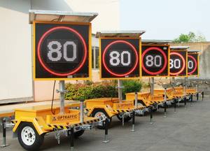 علامة حد السرعة للمقطورة VMS شاشة ليد على الطريق السريع رادار شمسي محمول علامات محدودة السرعة متغيرة - Product Image 5