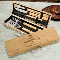 Coffret d'ustensiles de barbecue en bambou gravé sur mesure – Étui personnalisé pour outils de grillade – Cadeau pour papa, témoin de mariage, entreprise, ou pour l'inauguration d'une maison