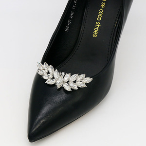 Eleganti fermagli per scarpe a forma di ala d'angelo con strass, decorazioni rimovibili per tacchi alti, accessori per scarpe da sposa da donna - Product Image 1