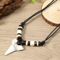 Accessoire de Collier Rétro Bohème d'Été pour Vacances, Perles en Bois Personnalisées à Dents de Requin, Tendance Surf