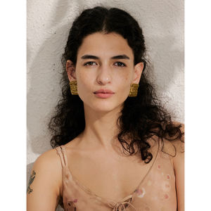 JINYOU 5001 Pendientes de Botón Rectangulares de Acero Inoxidable Resistentes al Agua con Dijes Dorados de Moda Diaria para Mujer - Product Image 4