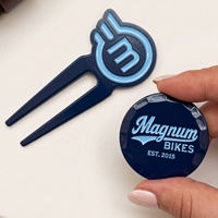 Outil de réparation de divots de golf en alliage de zinc de haute qualité, durable, écologique, avec logo personnalisé, finition artisanale, pour deux clubs de golf