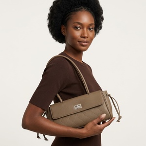 <span class=keywords><strong>Borsa</strong></span> <span class=keywords><strong>Trapuntata</strong></span> di Lusso per Donna, Design Elegante, in Pelle PU, <span class=keywords><strong>Borsa</strong></span> a Spalla Classica, Borsetta da Donna - Product Image 4