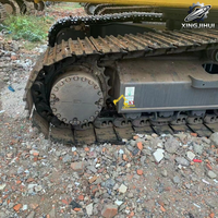 Vente Flash : Excavatrice sur chenilles Komatsu 240 d'occasion, 24 tonnes, système hydraulique complet, bon état, livraison rapide, expédition mondiale