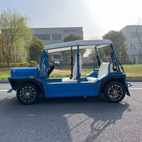 Voiturette de golf électrique vintage à quatre roues, mini véhicule utilitaire à cabine ouverte, bleue