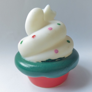 Wholesale Festive XMAS Tree Ice Cream Squeeze Toy Squeaky Vinyl Pet Toy Holiday Themed - Product Image 2