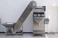 Machine de remplissage semi-automatique compacte pour granulés et clips en plastique