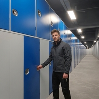 Unités de stockage publiques en acier robuste et modernes pour entrepôts et centres de stockage en libre-service