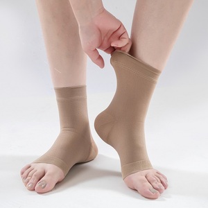 Chaussettes de compression et manchon de cheville pour le soulagement de la fasciite plantaire, de la tendinite d'<span class=keywords><strong>Achille</strong></span> et des épine calcanéenne - Compression 20-30 mmHg pour la vie quotidienne - Product Image 3