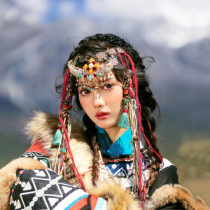 Adorno para la frente de mujer tibetana Yujintang, al estilo de las celebridades de internet de Xishuangbanna, estilo étnico grandioso - Product Image 1