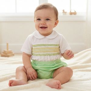 Conjunto de Pelele para Bebé Hecho a Mano con Cuello Peter Pan, Camisa de Algodón Blanca y Pantalón Corto Verde, Atuendo de Boutique para Niños Pequeños - Product Image 6