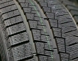 Pompe à air pour pneus de voiture 145/70R12 AW33 Marque Kapsen Pneus tout-terrain Pneus d'hiver - Product Image 3