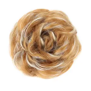 合成发圈包裹在凌乱的卷曲弹性发圈假发橡皮筋发髻上，适合女性和女孩