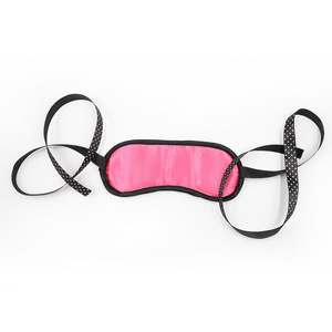 Vente directe d'usine : ensemble érotique pour adultes, ensemble rose trois pièces, comprenant un bandeau pour les yeux, des menottes, un fouet et des accessoires pour couples. - Product Image 2
