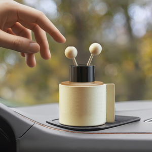 Deodorante per auto aromaterapia vetro portatile per auto <span class=keywords><strong>diffusore</strong></span> di olio essenziale di aromaterapia per purificare gli <span class=keywords><strong>odori</strong></span> - Product Image 1