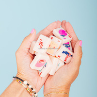 Pré-vente : Jeu de Mahjong Américain Rose 160 Pièces en Acrylique à Thème Adulte Amusant et Audacieux avec Tapis Assorti – Idéal pour Cadeau de Enterrement de Vie de Jeune Fille