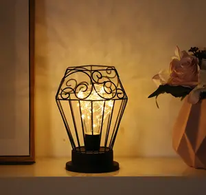Декоративная металлическая настольная лампа в стиле ретро