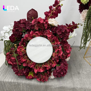 LEDA Arrangement floral artificiel de luxe en soie bordeaux fait main, orchidée, anthurium, rose, hortensia, centre de table de mariage - Product Image 2