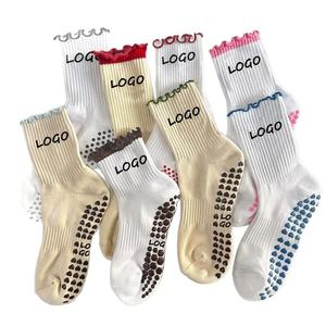 Calcetines Deportivos Personalizados para Gimnasio, Calcetines de Yoga y Pilates Antideslizantes para Mujer, de Algodón, con Logotipo Bordado, Transpirables - Product Image 3