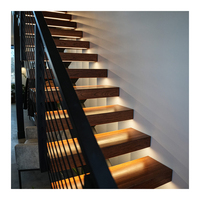 Escalier moderne durable à monopoteau, marches en bois massif, garde-corps en verre/câble, style industriel pour hall intérieur, villa/hôtel/appartement