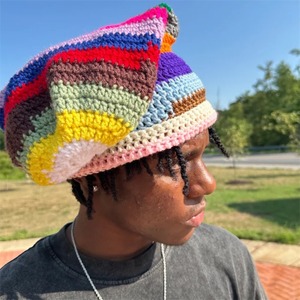 Berretto all'Uncinetto Artigianale Premium, Personalizzato a Righe Colorate, Stile Europeo e Americano, per Adulti, ODM Boutique - Product Image 2