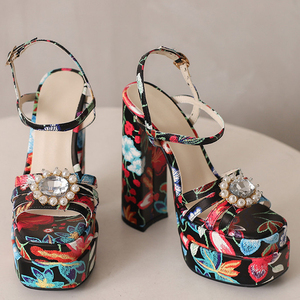 Sandales à plateforme épaisse pour femmes, imprimé floral coloré, bout carré, talons hauts épais, chaussures à bride cheville ornée de fleurs et de perles - Product Image 4
