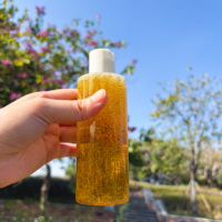 Gel Douche Exfoliant Éclaircissant à l'Ananas pour le Corps – Hydratant et Illuminateur