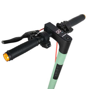 Patinete Eléctrico Manke MK083 Pro para Adultos, Aluminio, Motor de 1000W, Llantas de 8.5 Pulgadas, Almacén en Europa, Autonomía de 80 km, Velocidad de 40 km/h - Product Image 3
