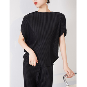 Conjunto de Dos Piezas de Verano PY Ecológico 100% Poliéster para Mujer, Elegante, Texturizado, Plisado, Casual, Holgado, Top y Pantalones Cortos - Product Image 2