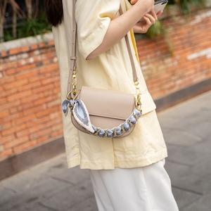 Bolso de Hombro de Cuero para Mujer, Estilo Coreano, Nuevo Modelo 2022, Bolso de Mano Vibrante, Cierre de Hebilla, Poliéster - Product Image 2