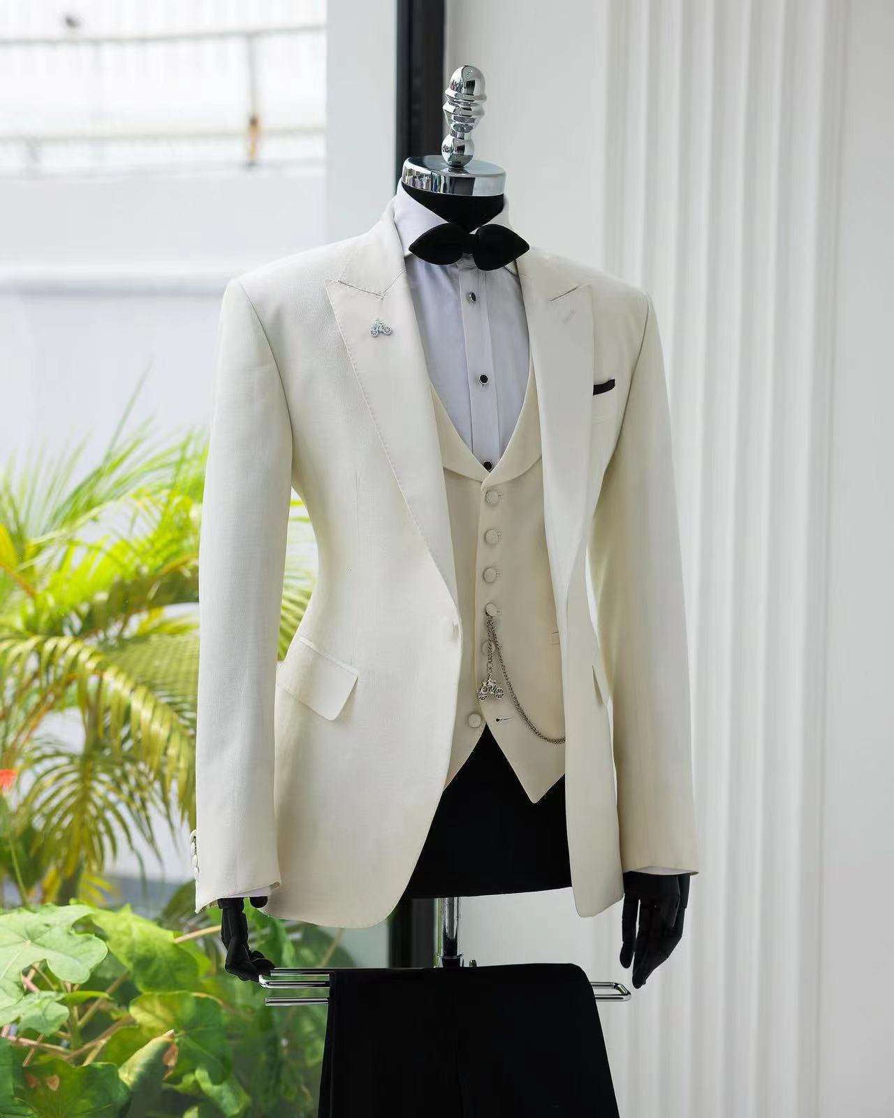 White Groom Suit 3-Piece Plus Size Wedding Tuxedo