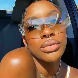 Gafas de Sol de Lujo con Logotipo Personalizado 2024, Gafas de Sol de Diamante Extra Grandes para Mujer, Lentes de una Pieza sin Montura - Product Image 1